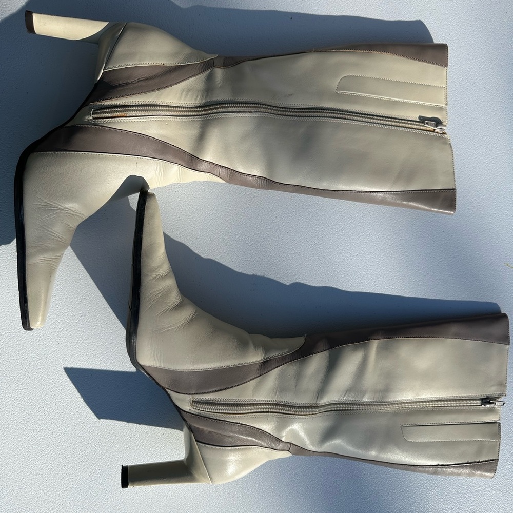 Elegant Two-Tone Heeled Boots